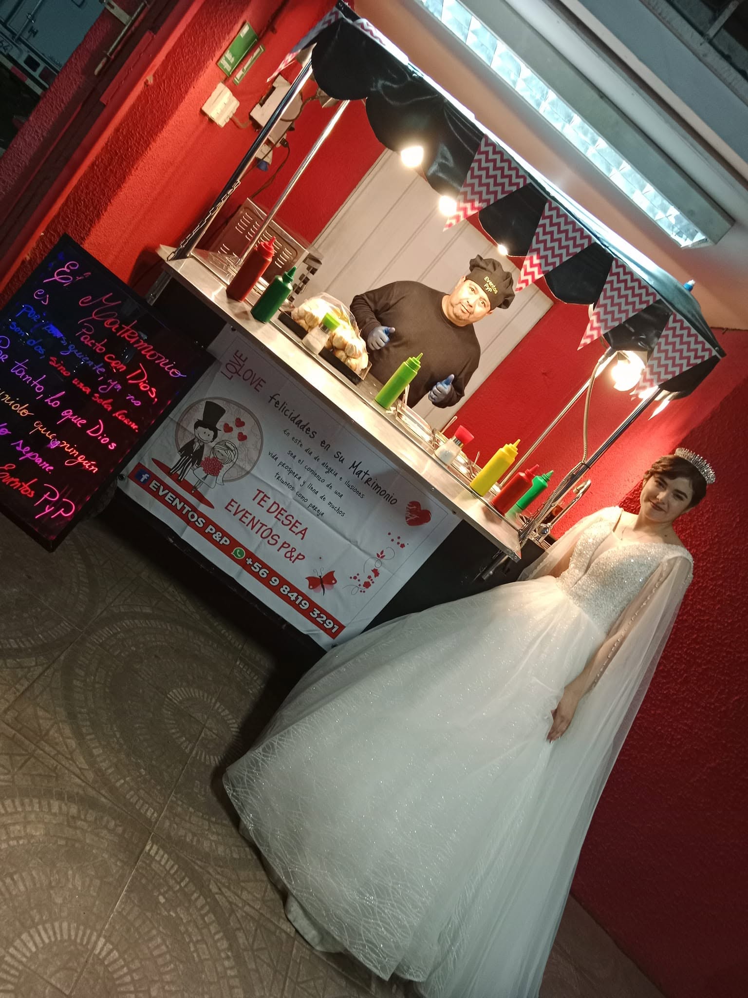 Montaje elegante para matrimonios con buffet gourmet de Eventos PyP