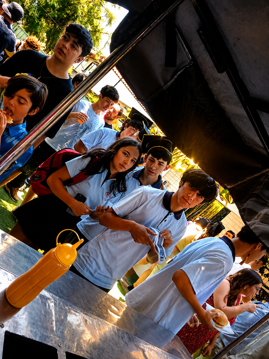 Graduaciones, kermesses y aniversarios de colegios con carritos de comida